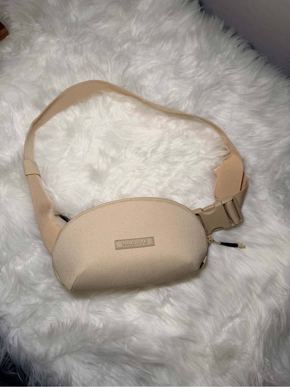 Brevitē Cream Belt Bag - Hands-Free Key & Card Holder